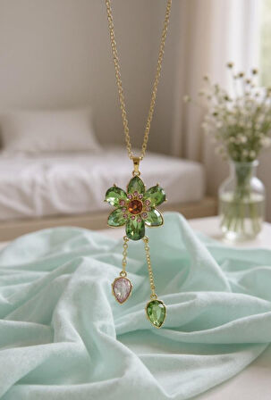 Yeşil Taşlı Çiçek Kolye - Altın Renk Çelik