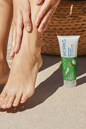 Footworks Hindistan Cevizi ve Misket Limonu Özlü Ayak Losyonu 75 Ml. Üçlü Set