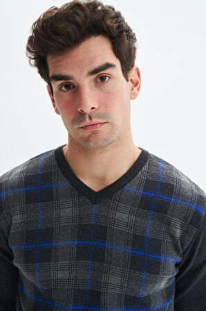 Arma Erkek Slim Fit Likralı Akrilik Kumaş V Yaka Kareli Kazak K0KRO0860 