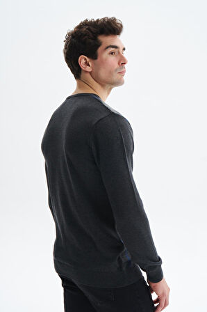 Arma Erkek Slim Fit Likralı Akrilik Kumaş V Yaka Kareli Kazak K0KRO0860 