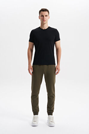 Arma Erkek Slim Fit Örme Interlok Basic Dar Paça Eşofman Altı Arka ve Yan Fleto Fermuar Cepli Paçalar Ribanalı %80 Pamuk %14 Polyester %6 Elastane K30174998902 