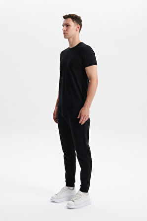 Arma Erkek Slim Fit Basic Interlok Dar Paça Eşofman Altı Arka ve Ön Cepler Gizli Fermuarlı %80 Pamuk %14 Polyester %6 Elastane K30174998802 