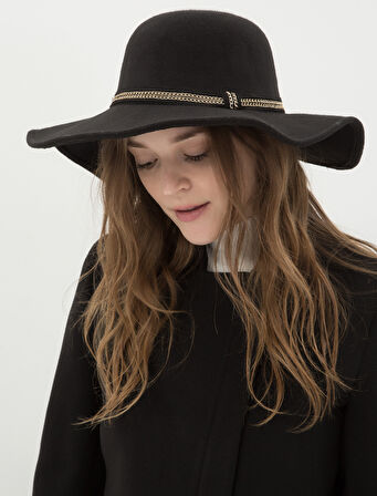 Zincir Detaylı Şapka