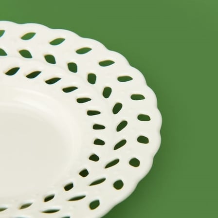 Paçi Yaprak Dantel Motifli Porselen Çay Tabağı - Beyaz
