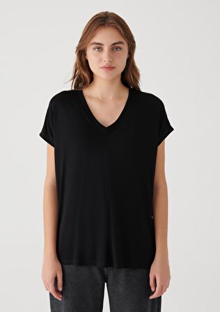 Mavi V Yaka Siyah Basic Tişört 166449-900