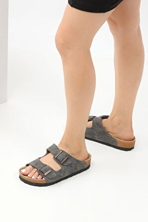 Kalın Taban Toka Detaylı Terlik