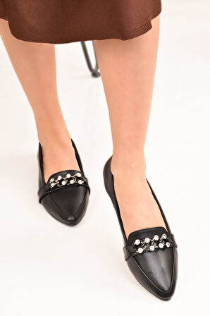  Kadın  Sivri Burun Zinçir Tokalı Günlük Babet