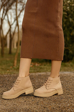 Kalın Poli Taban Bağcıklı Bilekte Kadın Bot & Bootie Süet