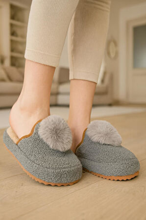 Kadın Ponponlu Ev Terliği Ses Yapmaz Kalın Taban Kışlık Terlik