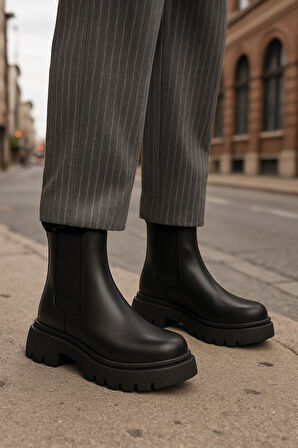 Kadın Postal Lastik detay  Kaymaz Taban Bot