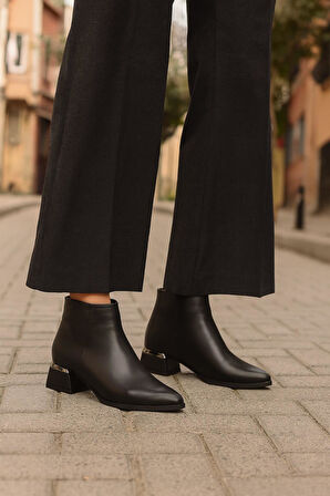 Kadın Topuk Detaylı Fermuarlı Kadın Bot