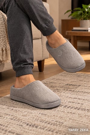 **Erkek Ev Terliği – Kadife Dokulu Yumuşak ve Rahat Günlük Ev Terliği**