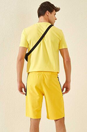 Sarı Yan Şerit Yazı Baskılı Standart Kalıp Erkek Şort - 81145 | XL