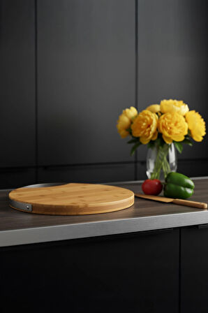 Zoe - Çelik Kulplu Kesme Tahtası Yuvarlak Küçük