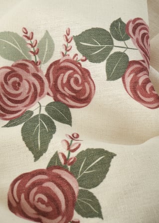 Rose Baskılı Masa Örtüsü Krem (150x250 cm)