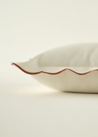 Scallop Kenar Kırlent Kılıfı Kiremit (43x43 cm)