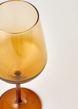 Lisa Kadeh Amber (490 cc)