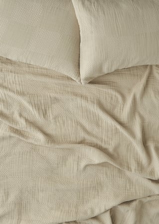 %100 Pamuk Liva Jakarlı Çift Kişilik Yatak Örtüsü Seti Bej (240x260 cm)