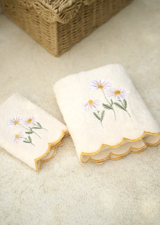 Daisy Scallop Kenar Yüz Havlusu Bej (50x90 cm)