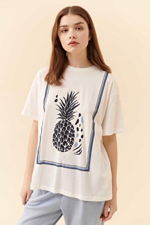 O Yaka Baskılı T-Shirt   Beyaz