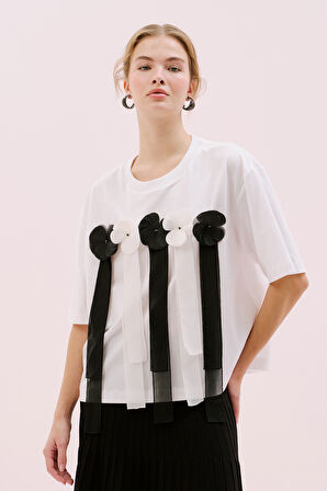 Çiçek ve Şerit Detaylı T-shirt Beyaz