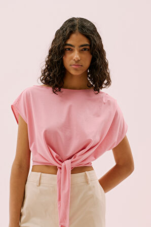Omuzu Pili Detaylı Belden Bağlamalı T-Shirt Pembe