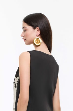 Çiçek Detaylı Küpe Gold