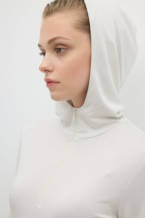 Yarım Fermuarlı Kapüşonlu Bodysuit Taş