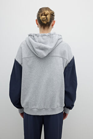Önü Fermuar Detaylı Kapüşonlu Sweatshirt Gri
