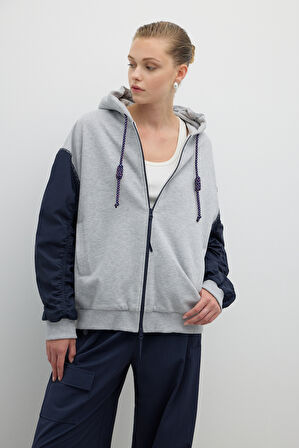 Önü Fermuar Detaylı Kapüşonlu Sweatshirt Gri