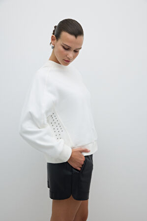 Trok Detaylı Bisiklet Yaka Sweatshirt Beyaz