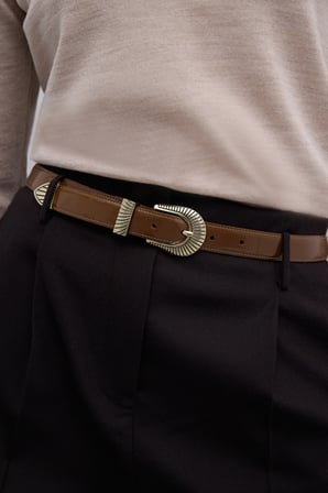 %100 Deri Eskitme Toka Detaylı Kemer Camel