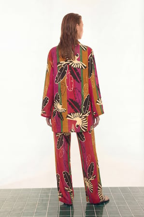 Yakası Nakışlı Kimono Standart Renk