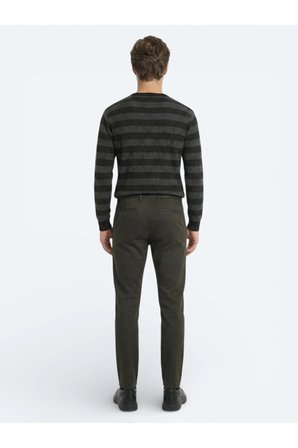 Haki Düz Dokuma Regular Fit Casual Pamuk Karışımlı Pantolon