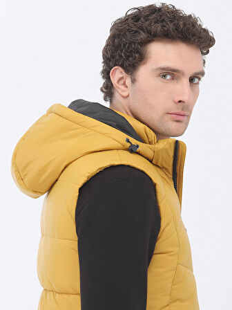 Sarı Regular Fit Kapüşonlu Casual Dokuma Spor Yelek