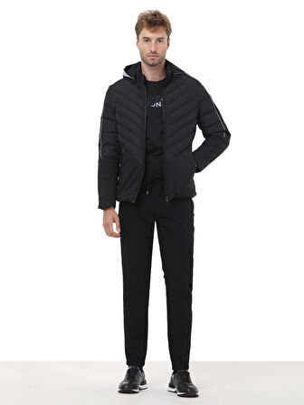 Siyah Regular Fit Kapüşonlu Casual Dokuma Mont