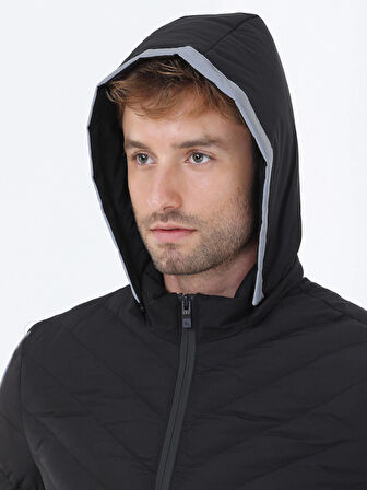 Siyah Regular Fit Kapüşonlu Casual Dokuma Mont