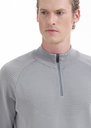 Gri Yarım Balıkçı Yaka Jakarlı Triko Kazak