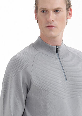 Gri Yarım Balıkçı Yaka Jakarlı Triko Kazak