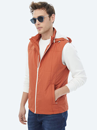 Koyu Turuncu Regular Fit Kapüşonlu Casual Dokuma Spor Yelek