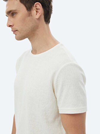 Ekru Jakarlı Bisiklet Yaka Pamuk Karışımlı T-Shirt