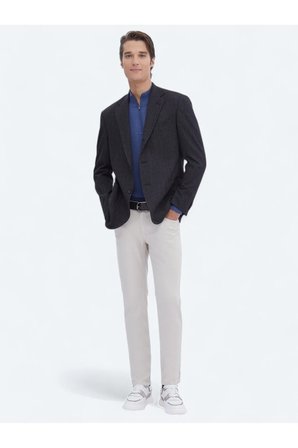 Siyah Düz Modern Fit Pamuk Karışımlı Takım Elbise