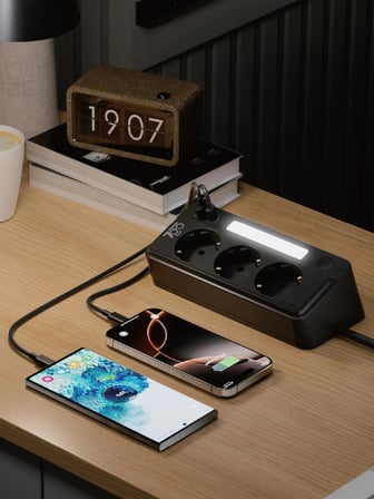 7GO 7GSP1 3680W 3'lü Priz Siyah | Akım Korumalı | 20W PD Hızlı Şarj USB | 1.9m Kablolu Akıllı LED Gece Lambalı Çoklu Priz