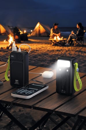 7GO GPW-12 30000 mAh 22.5W Hızlı Şarj Powerbank – Dahili Type-C ve Lightning Kablolu, Dijital Ekranlı, LED Aydınlatmalı