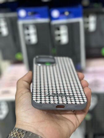 ROSE TEKNOLOJİ İPHONE 16 PROMAX MAGSEFE DESTEKLİ KARBON YÜZEYLİ VİOLET KILIF