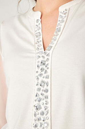 Taş Detaylı Uzun Şifon Kollu Yuvarlak Açık Yaka Bluz