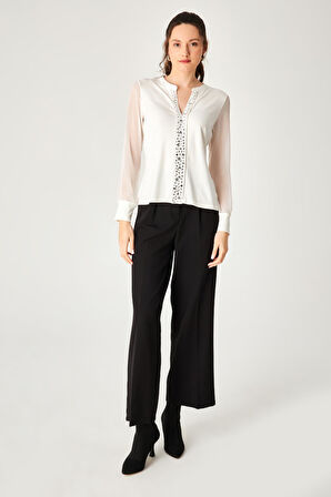 Taş Detaylı Uzun Şifon Kollu Yuvarlak Açık Yaka Bluz