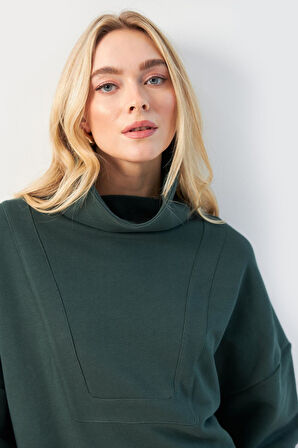 Kapalı Yaka Uzun Kollu Cepli Yeşil Sweatshirt