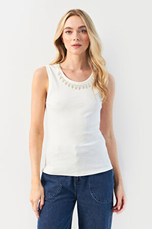 Kolsuz Yuvarlak Yakası Boncuklu T-shirt