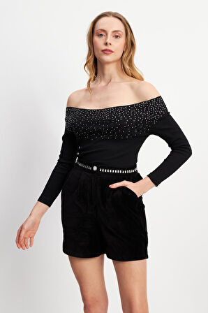 Önü Küçük Taşlı Siyah Uzun Kollu Omuz Açık Bluz